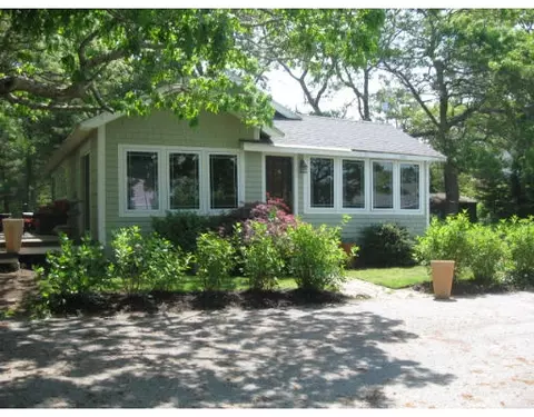 37 Grandview Ave, Wareham, MA 02571 photo 1