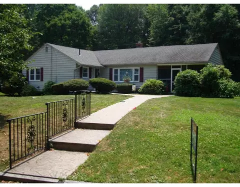 37 Candice Cir, Springfield, MA 01107 photo 1