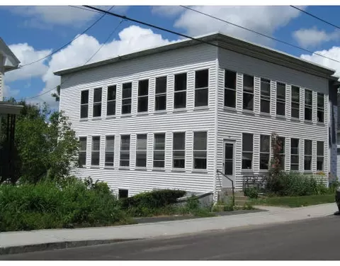219 Pine St, Gardner, MA 01440 photo 1