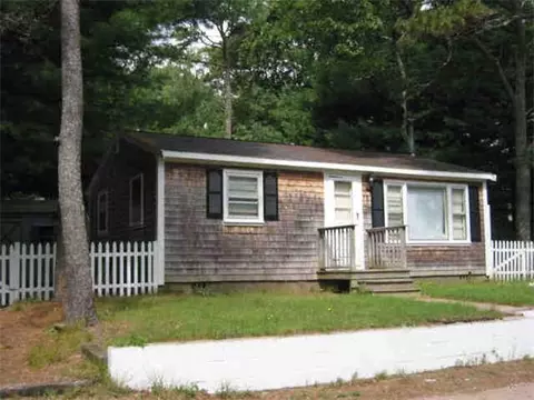 76 Lake Ave, Wareham, MA 02538 photo 1