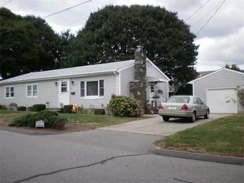 2 Pine Ave, Fairhaven, MA 02719 photo 1