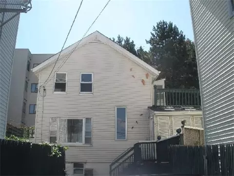183 County St, Fall River, MA 02723 photo 1