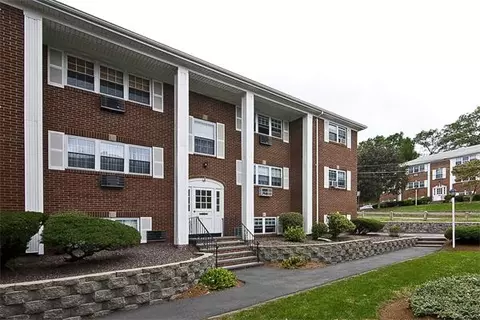 100 Main St #4-2, Stoneham, MA 02180 photo 1