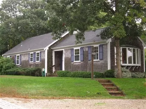 4 Bennets Neck Dr, Pocasset, MA 02559 photo 1