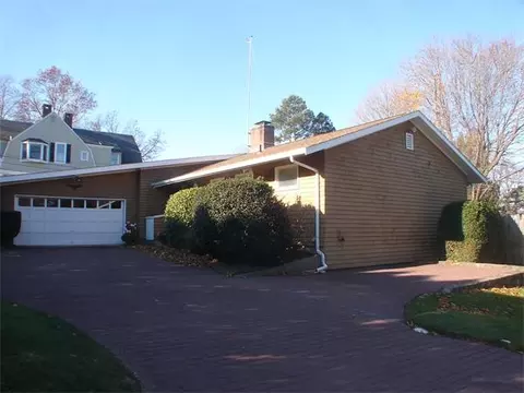 90 Harbor Ave, Marblehead, MA 01945 photo 1