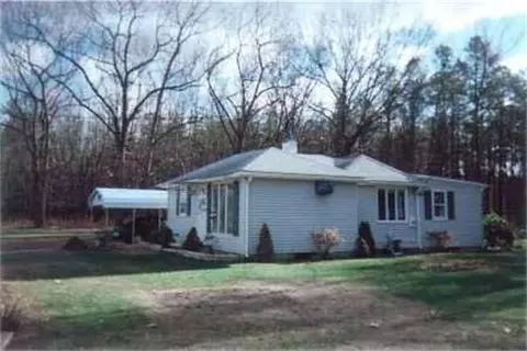 519 Pendleton Ave, Chicopee, MA 01020 photo 1