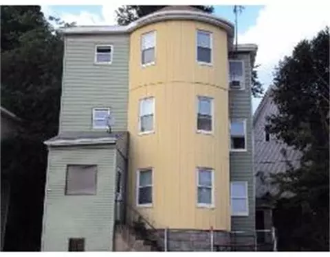13 Winthrop St, Worcester, MA 01604 photo 1