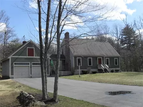 405 Prospect Hill St, Raynham, MA 02767 photo 1