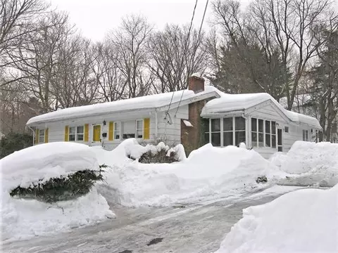 126 Jarvis Cir, Needham, MA 02492 photo 1