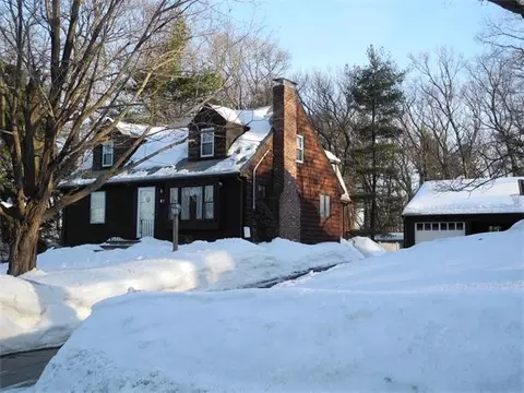 61 Lothrop Rd, Reading, MA 01867 photo 1
