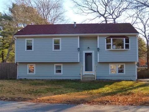 45 Mayflower Ln, Wareham, MA 02538 photo 1