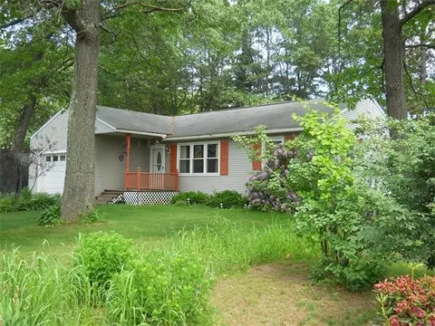 2 Campbell Dr, Easthampton, MA 01027 photo 1