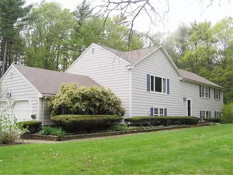 2 Wanders Dr, Hingham, MA 02043 photo 1