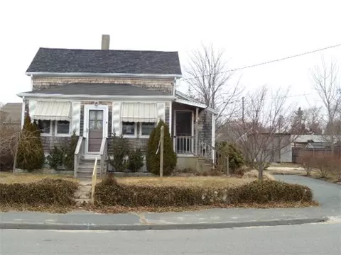 8 Daniel St, Fairhaven, MA 02719 photo 1