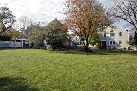 222 Prospect St, Hingham, MA 02043 photo 1