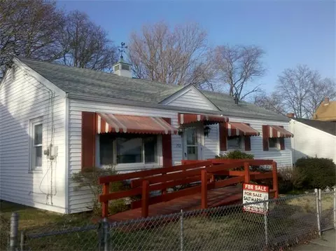 152 Hudson St, Fall River, MA 02720 photo 1