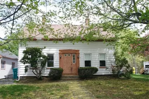 19 Church St, Upton, MA 01568 photo 1