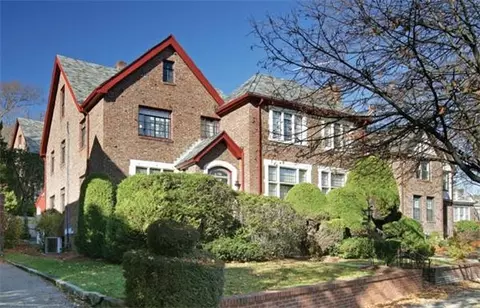 155 Gardner Rd, Brookline, MA 02445 photo 1