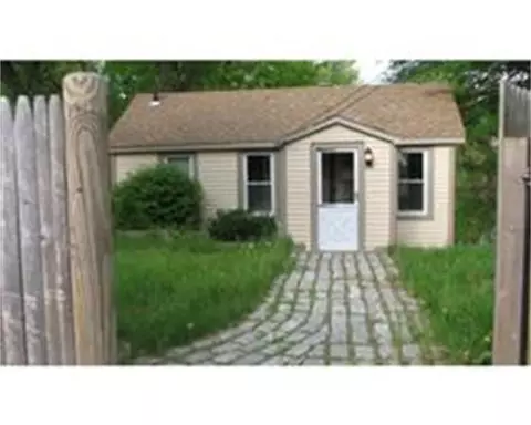 7 Hemlock St, Worcester, MA 01602 photo 1