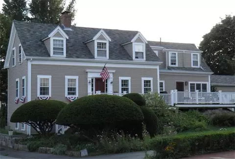 27 Gregory St, Marblehead, MA 01945 photo 1