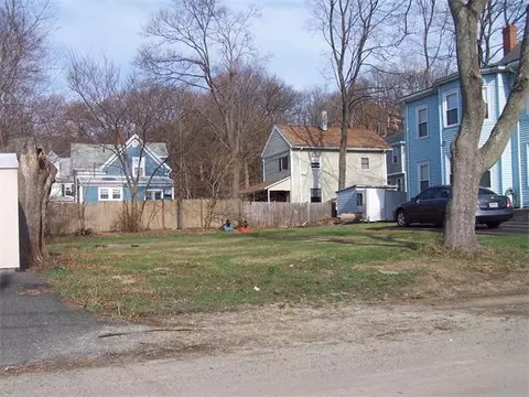 8 Maple St, Saugus, MA 01906 photo 1