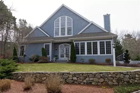 44 Hook Dr, Mashpee, MA 02649 photo 1
