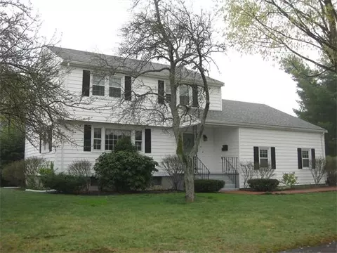 4 Bartlett Cir, Reading, MA 01867 photo 1