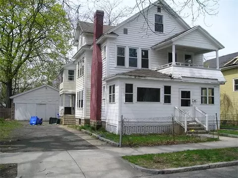 110-112 Middlesex St, Springfield, MA 01109 photo 1