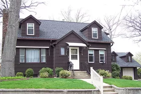 46 Nevada St, Springfield, MA 01107 photo 1