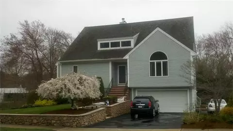 21 Dapper Darby Dr, Stoneham, MA 02180 photo 1