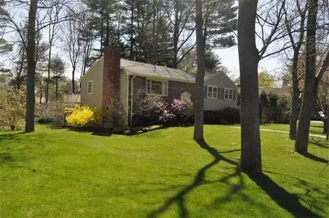 5 Ledgewood Dr, Danvers, MA 01923 photo 1