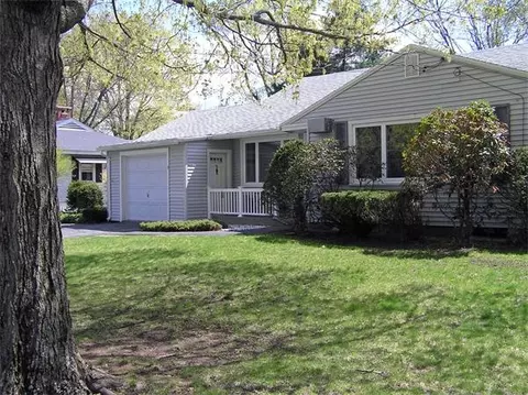 8 Ranch Ave, Easthampton, MA 01027 photo 1