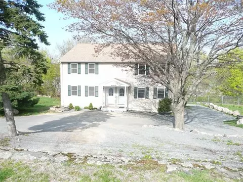 24 Cherry St #A, Gloucester, MA 01930 photo 1