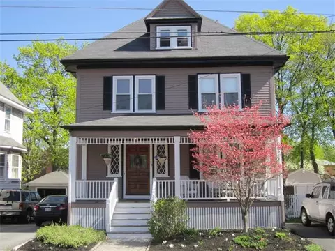 29 Everett St, Melrose, MA 02176 photo 1