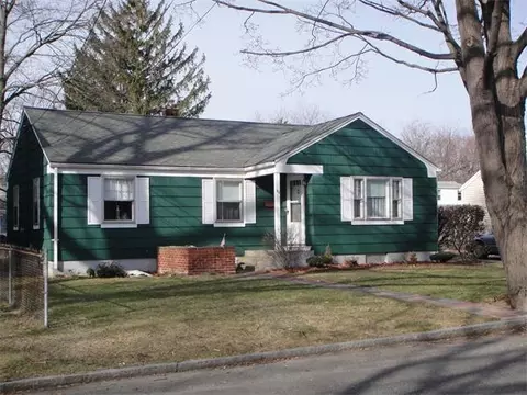 64 Arthur St, Springfield, MA 01104 photo 1
