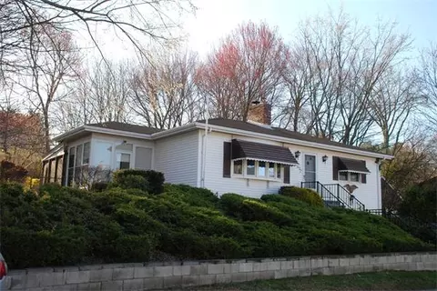 39 Hillside Ave, Woonsocket, RI 02895 photo 1