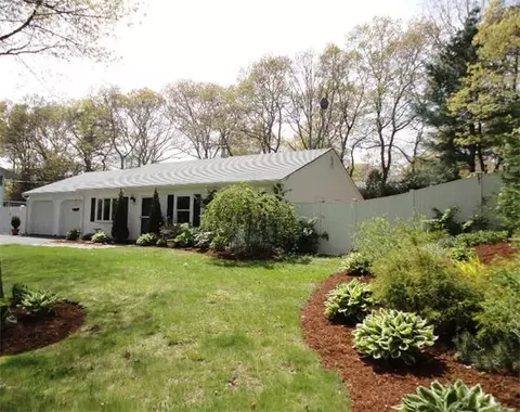 134 Hillside Dr, Centerville, MA 02632 photo 1