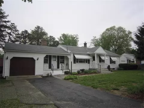 86 Sonia St, Springfield, MA 01119 photo 1