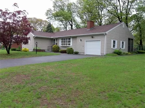 239 Moore St, Chicopee, MA 01013 photo 1