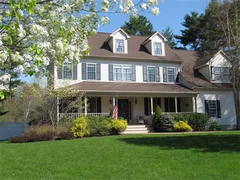 43 Walden Dr, Walpole, MA 02081 photo 1