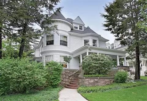 54 Powell St, Brookline, MA 02446 photo 1