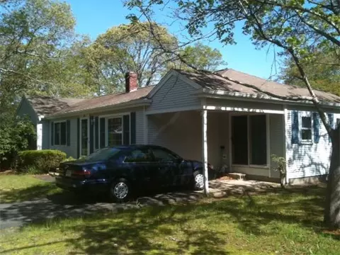 9 Spruce St, Wareham, MA 02571 photo 1