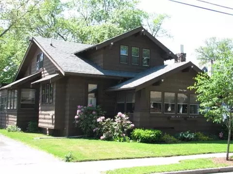 38 Hobson St, Springfield, MA 01109 photo 1