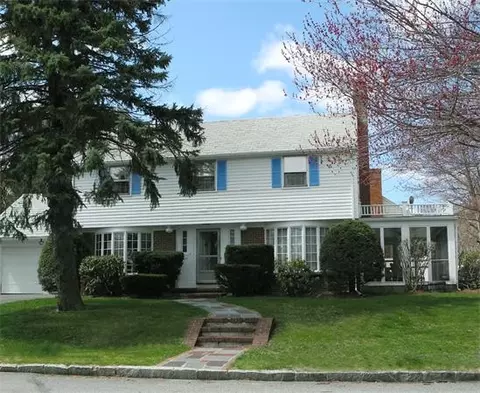 17 Old Middlesex Path, Arlington, MA 02474 photo 1