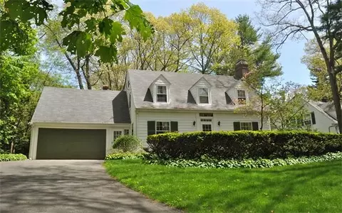 108 Devonshire Rd, Waban, MA 02468 photo 1