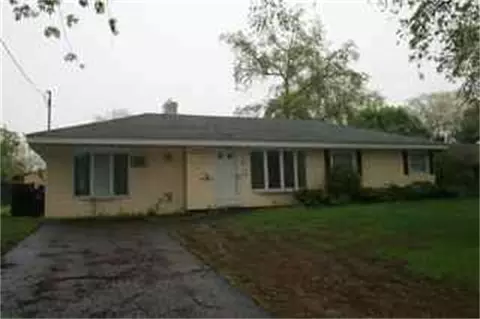 69 Brookfield Cir, Framingham, MA 01701 photo 1
