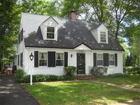 15 Lindall St, Danvers, MA 01923 photo 1