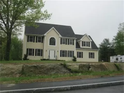 4 Warfield Rd, Mendon, MA 01756 photo 1