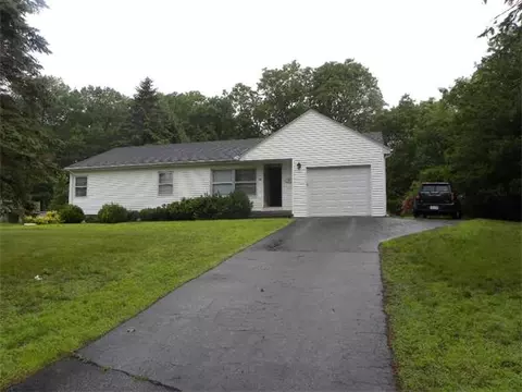40 Pine St, Dudley, MA 01571 photo 1