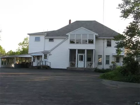 157 Hamilton St, Saugus, MA 01906 photo 1